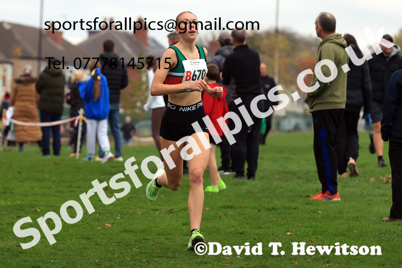 Girls Under-15s relay, 2025 Northern Cross Country Relays, Graves Park, Sheffield. Photo: David T. Hewitson/Sports for All Pics